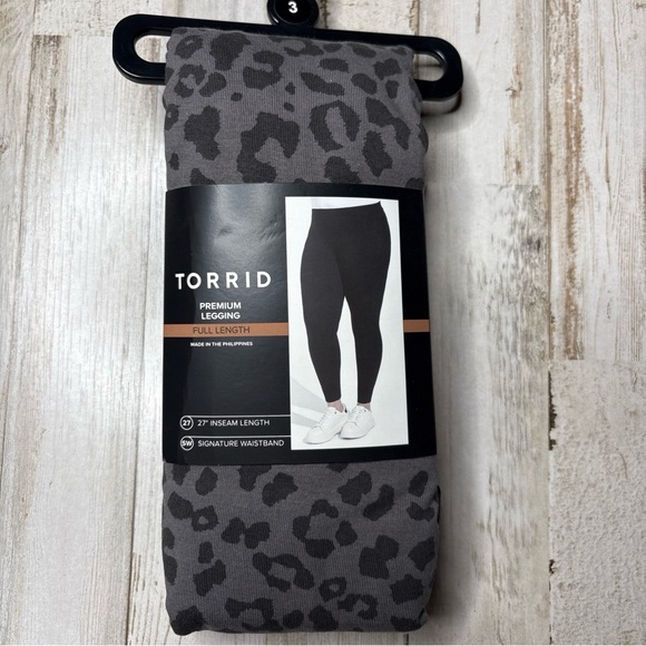 Torrid  Full Length Signature Waist Premium Real Deal Leopard Leggings 3X NWT - Picture 7 of 12